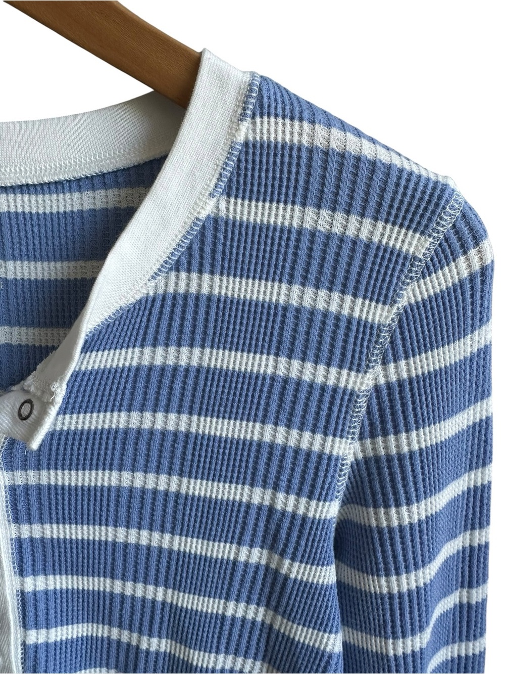 Aerie Henley Waffle Knit Striped Top Size M Blue White Snap Button Coastal - Picture 3 of 7